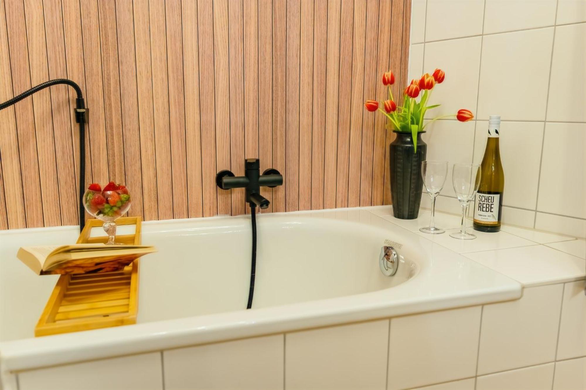 The Big Muenster Fuer Bis Zu 12, Whirlpool, Sauna, Zentral, Tischfussball, Balkon, Gasgrill Ulm Eksteriør bilde